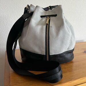 Elizabeth and James Cynnie Bucket Crossbody